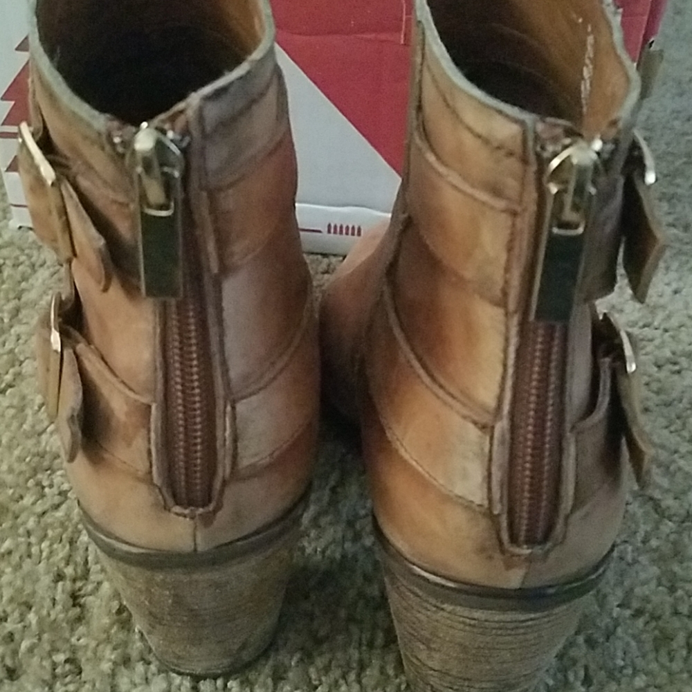Jessica Simpson booties - Picture 2 of 5